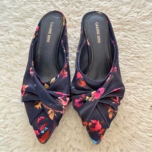 Gianni Bini Navy Floral Mules size 7.5 M